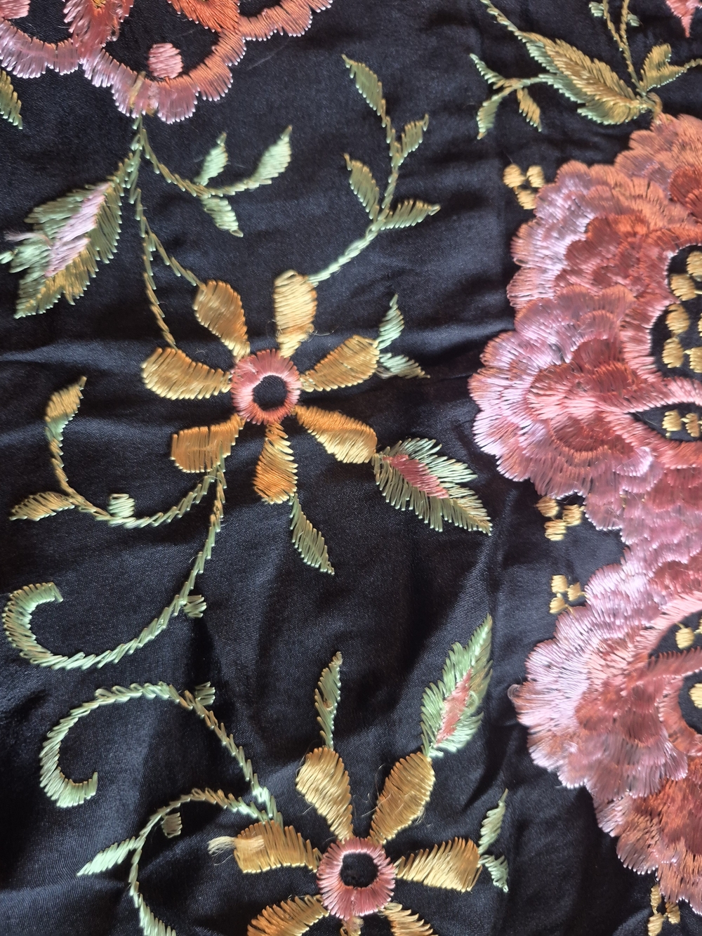 Large Black Floral Embroidered Fringe Silk Piano Shawl 4x4 - Picture 12 of 15